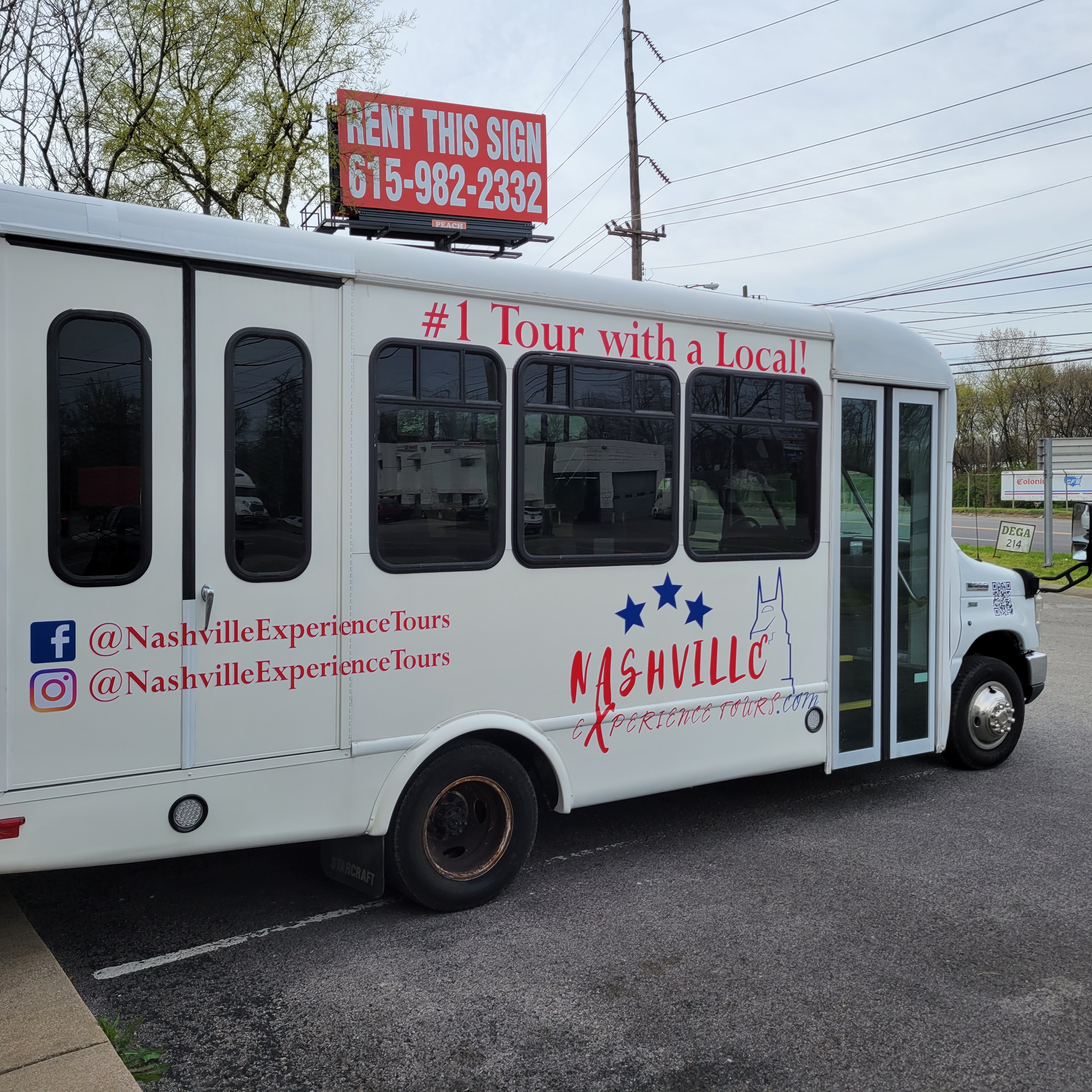 Tour Bus in Nashville Tennessee